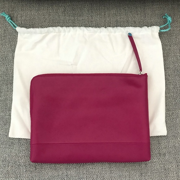 Tiffany & Co. Textured Leather Zip Pouch (🎁 Idea) - Picture 2 of 10